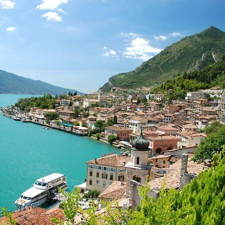 Bella Vacanza Limone Лімоне-суль-Гарда Екстер'єр фото